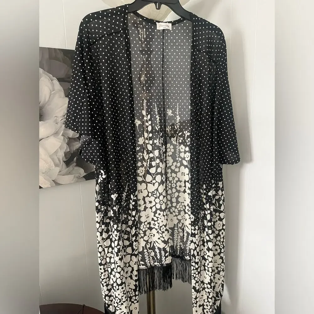 Siren Lily Women's Black and White Kimono Shawl Wrap with Fringed Bottom. Sz 1X